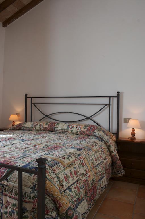 Agriturismo Collepina 阿米里亚 客房 照片
