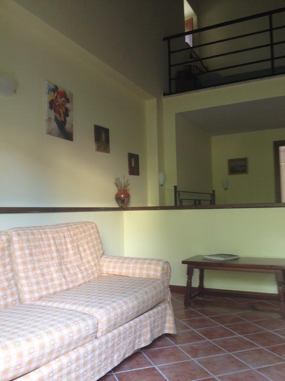 Agriturismo Collepina 阿米里亚 外观 照片